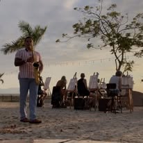 Propuesta de matrimonio con saxofón